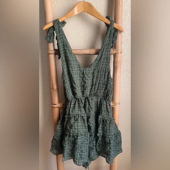 NWT Storia Army Green Plaid Romper ๐ฒ๐ - Picture 9 of 11